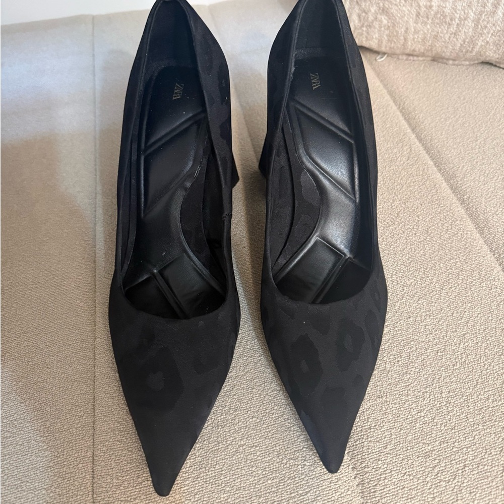 Zara Black Pointed-Leopard Pumps